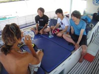 セブ島ダイビングショップ　アクアスケープ　ボートで体験ダイビング