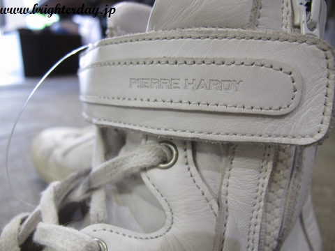 hardysneaker003.jpg
