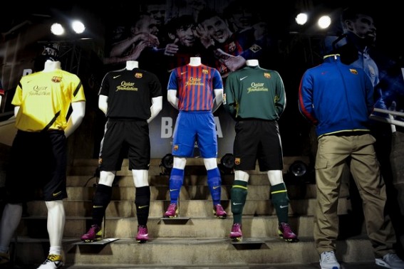11/12バルセロナユニフォーム(Barcelona 2011/12 new kit)の全貌!! 公式プレゼンテーション画像