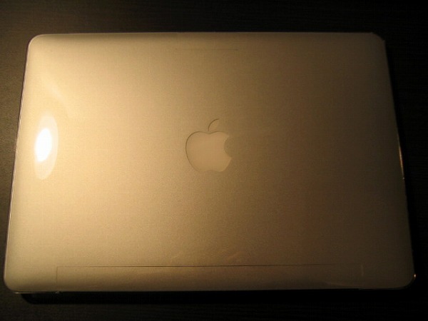 MacBook Air用シェルケース　装着後（天板側）