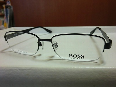 ヒューゴ・ボス（HUGO・BOSS）～スーツに似合うメガネ～：メルベーユ森通信