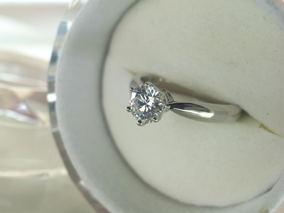婚約指輪　ダイヤ　大きい　綺麗