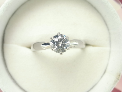 婚約指輪　ダイヤ　綺麗
