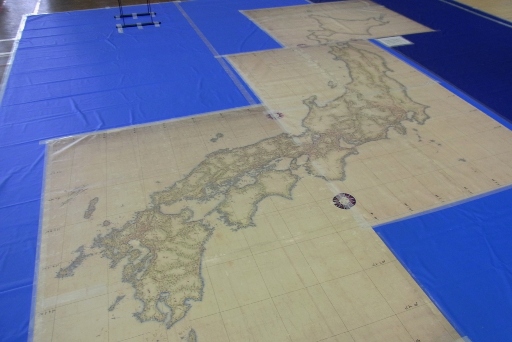 小図３枚からなる日本地図