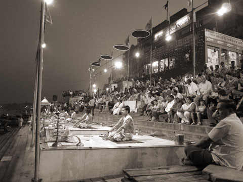Varanasi-mono-1.jpg