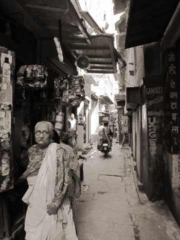 Varanasi-mono-4.jpg